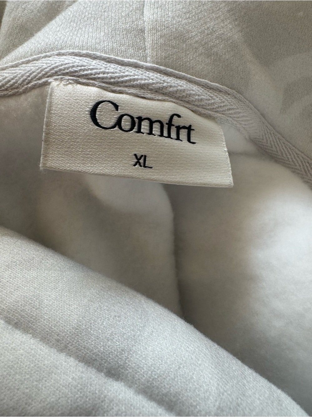 Comfrt Minimalist Hoodie in Snow Leopard 
Oversized XL EUC 
Worn once - Picture 4 of 4